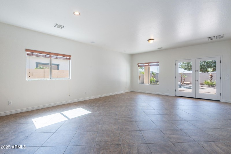 15-web-or-mls-Gleneagle-15