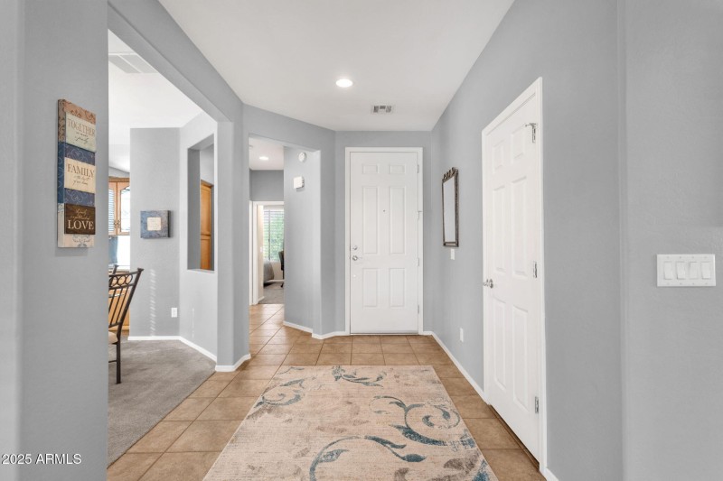 6-web-or-mls-4092-e-donato-dr