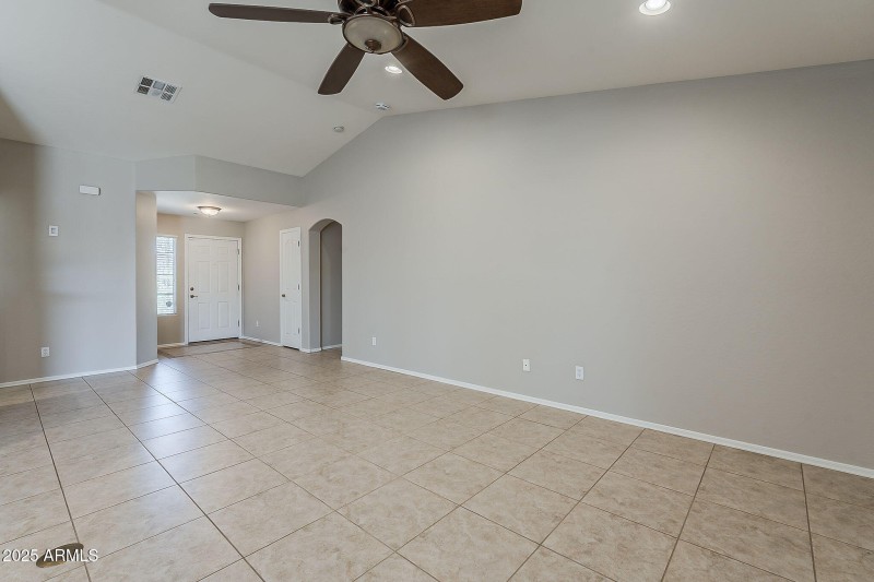 6-web-or-mls-Golden Ct-6