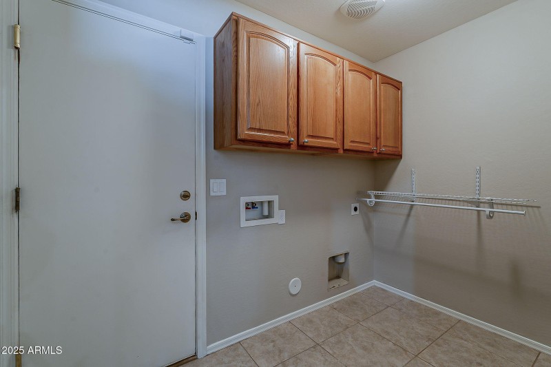 31-web-or-mls-Golden Ct-31