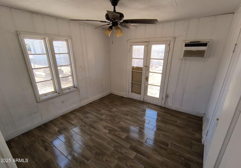 9acc25ad-b8a2-4ef8-a457-9862b1e03ae1(1)