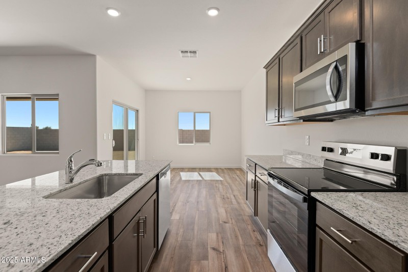 Southwest_Mingus_E_L_008