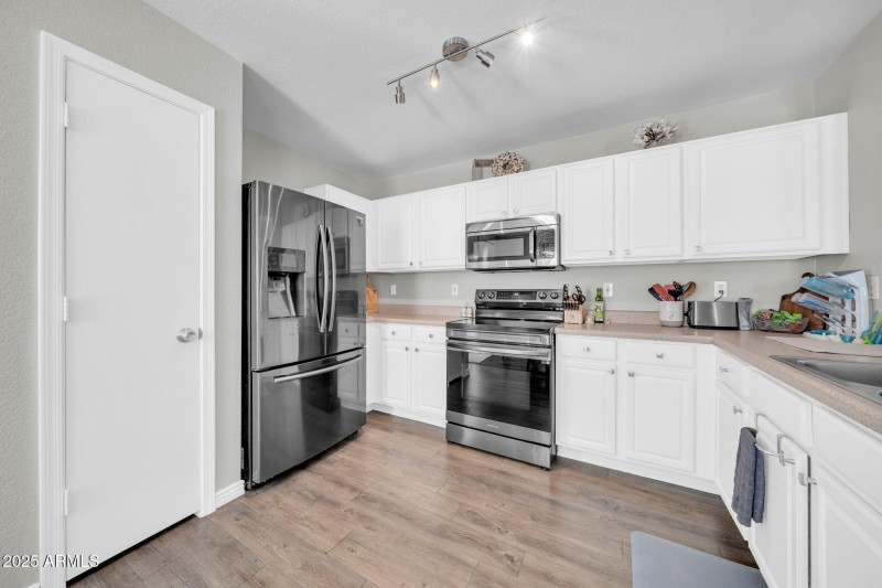 15781 W Watson Ln-15