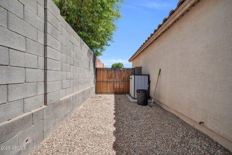 15781 W Watson Ln-30