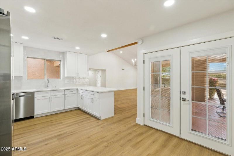 kitchen access to covered patio