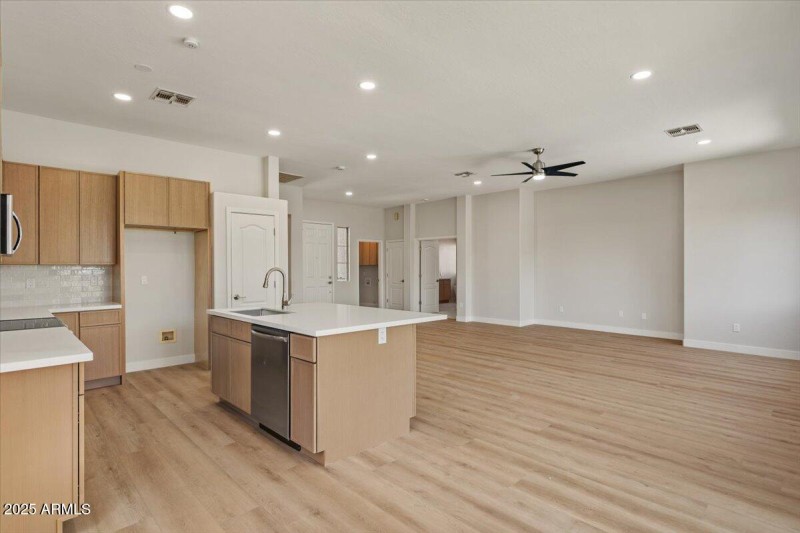 16-Dining and Kitchen