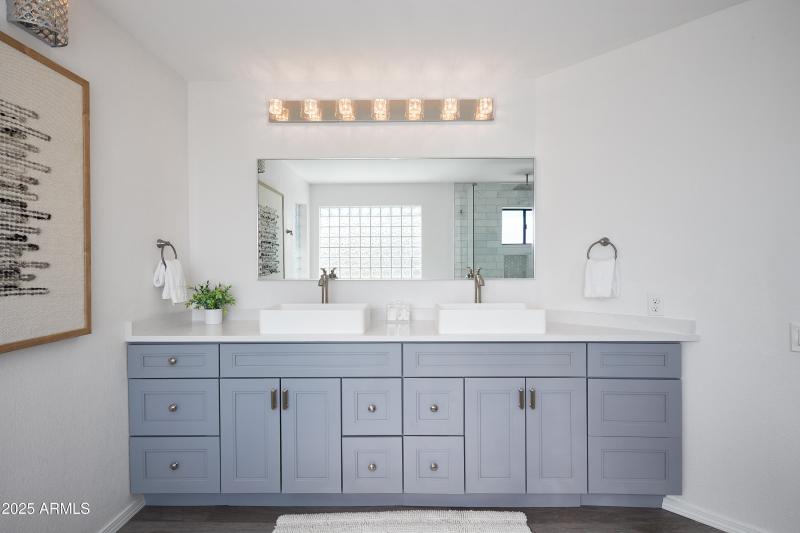 PropertyImageCo_5921ESandraTerrace_WEB-1