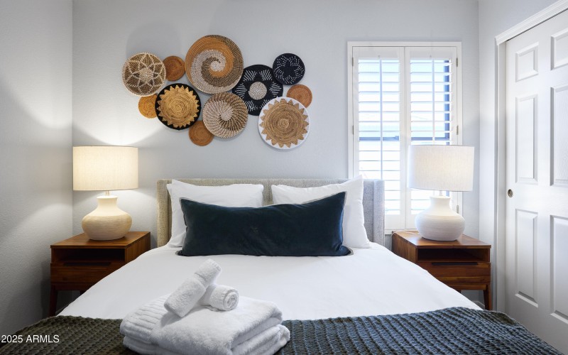 PropertyImageCo_5921ESandraTerrace_WEB-2