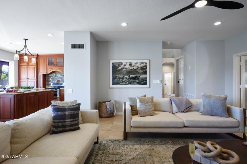 PropertyImageCo_5921ESandraTerrace_WEB-3