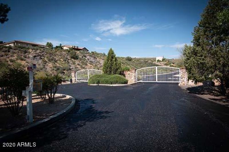 DBR - Gate