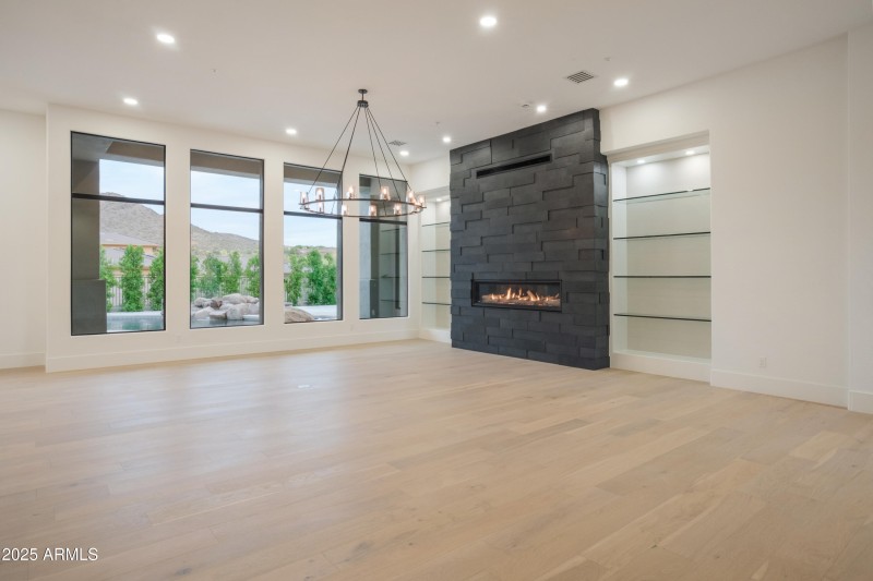 Great Room w/Gas Fireplace