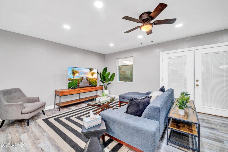 1214 W Highland Ave-11