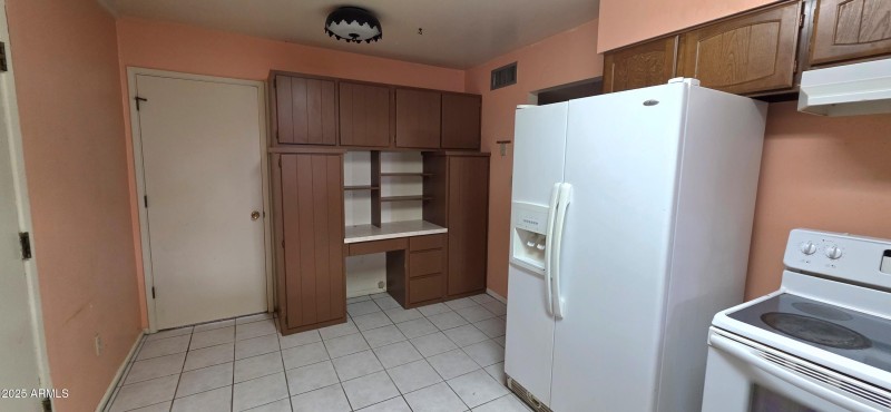 1004 East Mescal Drive