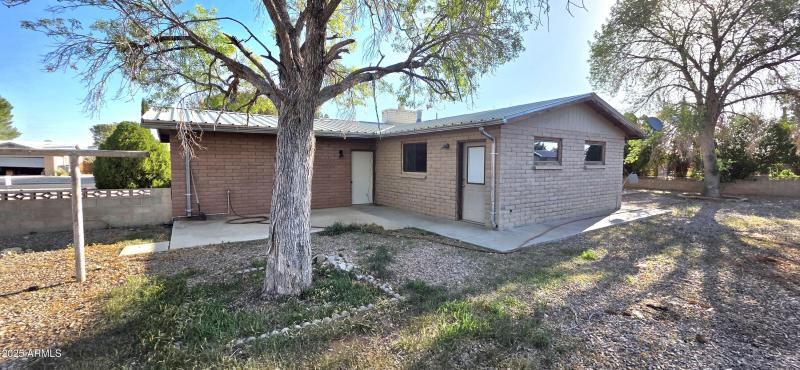 1004 East Mescal Drive