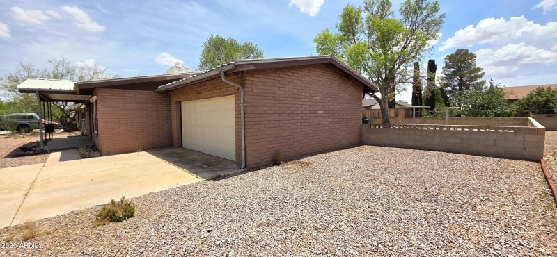 1004 East Mescal Drive