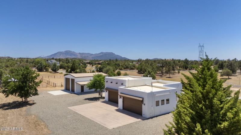 13871 Grey Bears Trail- Garages 3