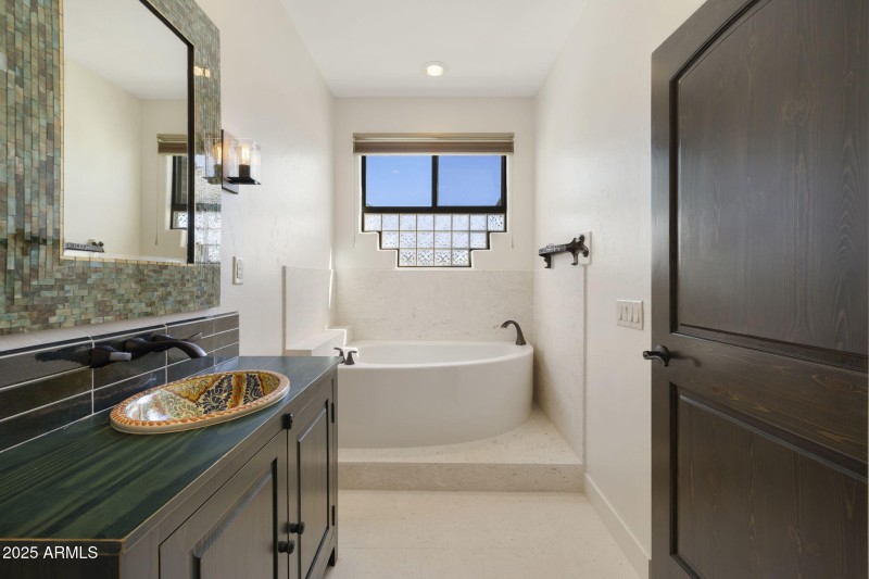 13871 N Grey Bears Trl- Main Bathroom 2