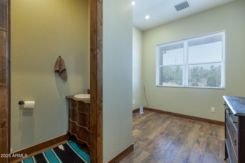 30-web-or-mls-photo(30) 828 N Gun Creek