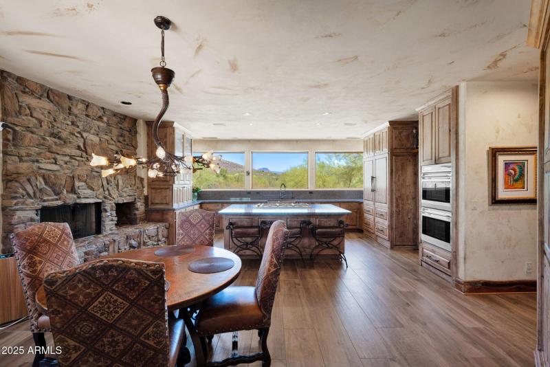 Casual Dining in Kitchen w/ Fireplace