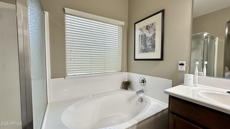 ACA8DED4-32C7-4F4C-B68D-FBBF03D0EFC9_1_2