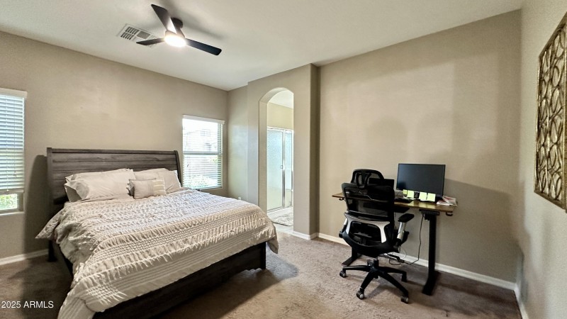 704683CA-9CAD-4889-BA47-FA0A9B181E9C_1_2