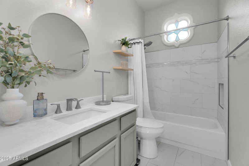 2nd Bathroom Upstairs