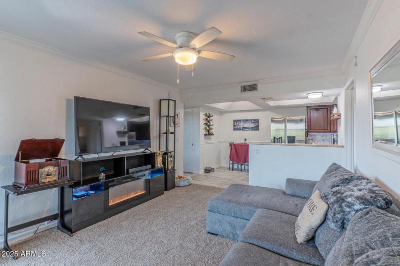 1720 East Thunderbird Road-large-003-044