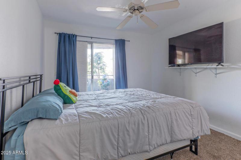 1720 East Thunderbird Road-large-010-039