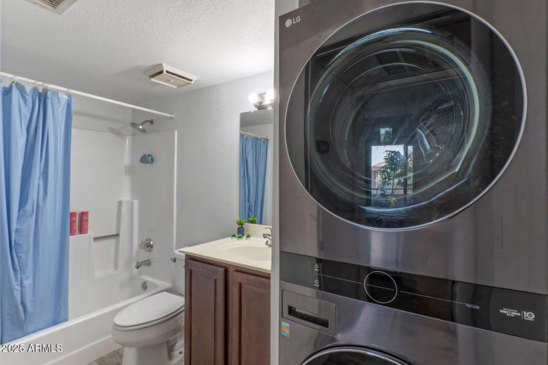 1720 East Thunderbird Road-large-013-027