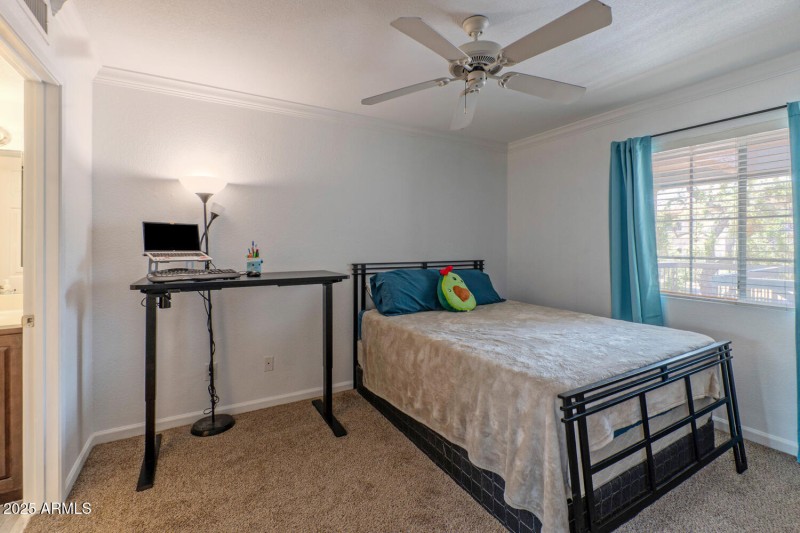 1720 East Thunderbird Road-large-017-046