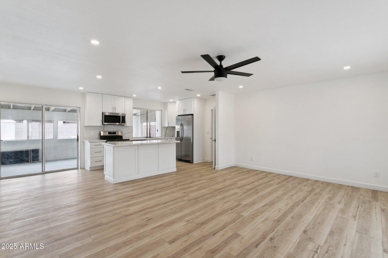 9-web-or-mls-18045-n-20th-ln