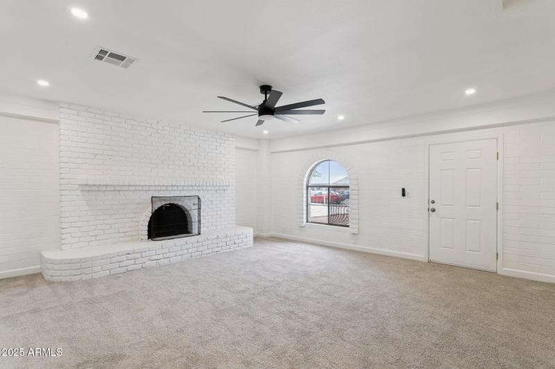 17-web-or-mls-18045-n-20th-ln