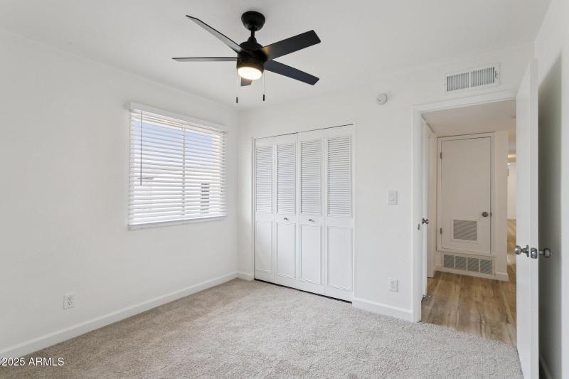 27-web-or-mls-18045-n-20th-ln