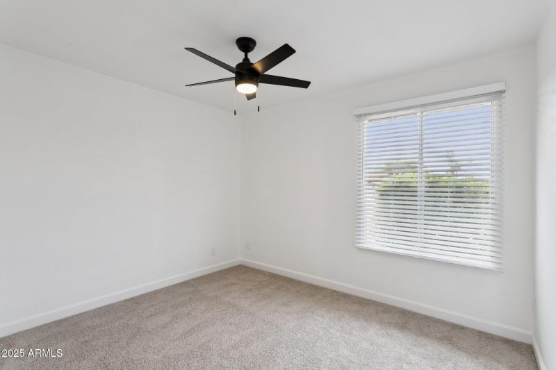 30-web-or-mls-18045-n-20th-ln