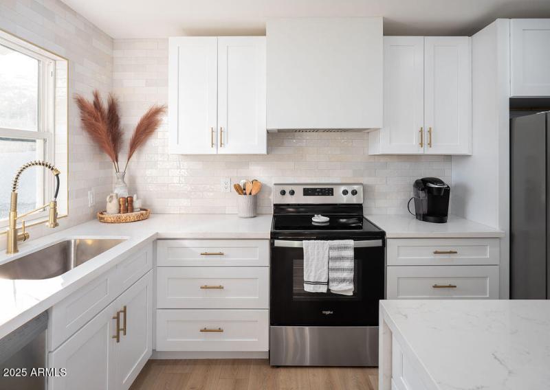 PROPERTYIMAGECO_8335EHubbellSt_WEB-23