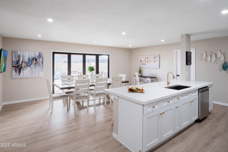 PROPERTYIMAGECO_8731EColumbusAve_WEB-43