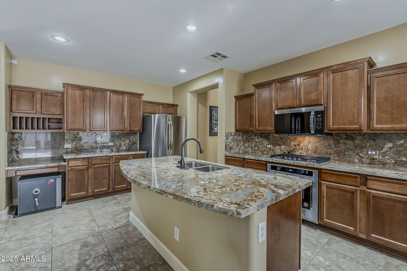 28-web-or-mls-Windsor-28