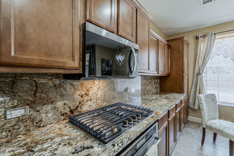 32-web-or-mls-Windsor-32