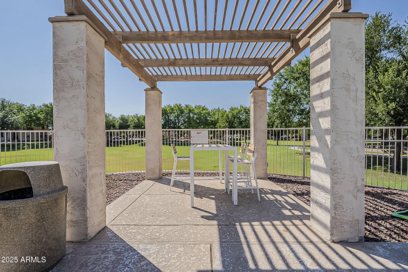 70-web-or-mls-Windsor Community-3