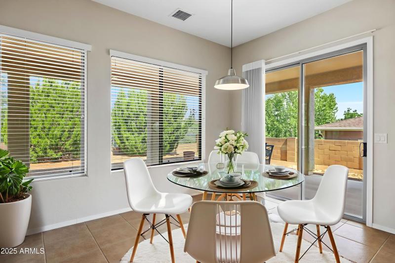 19-Breakfast-Nook - Dining Room - Scandi
