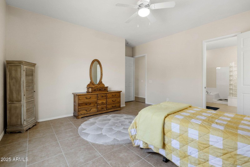 25-Primary Bedroom (2)