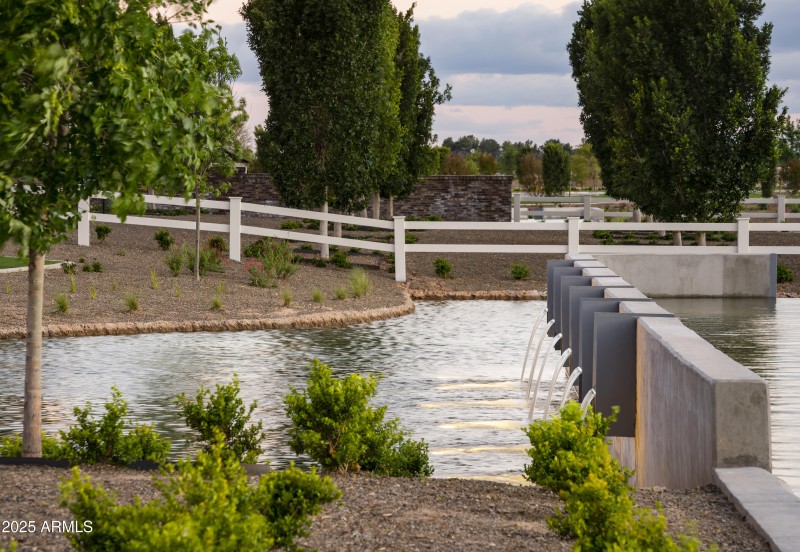 SterlingGrove_WaterFeature_2614_conversi