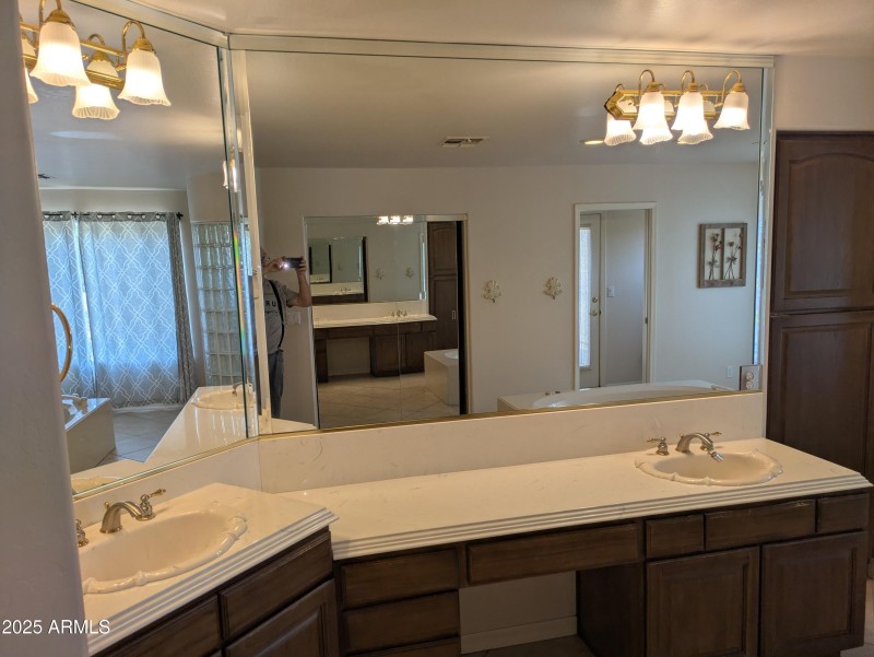 PXL_20250715_230649925