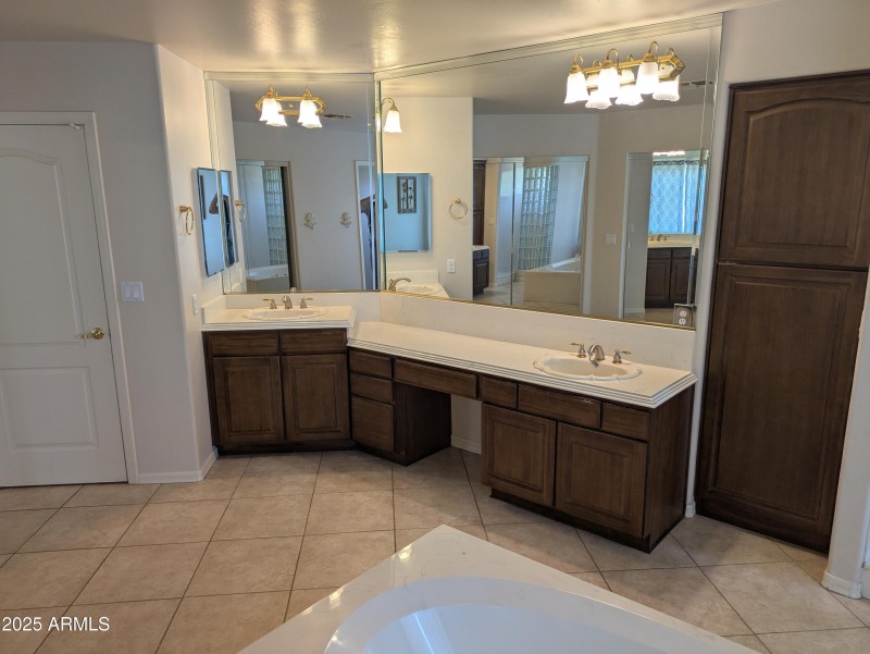 PXL_20250715_230924533