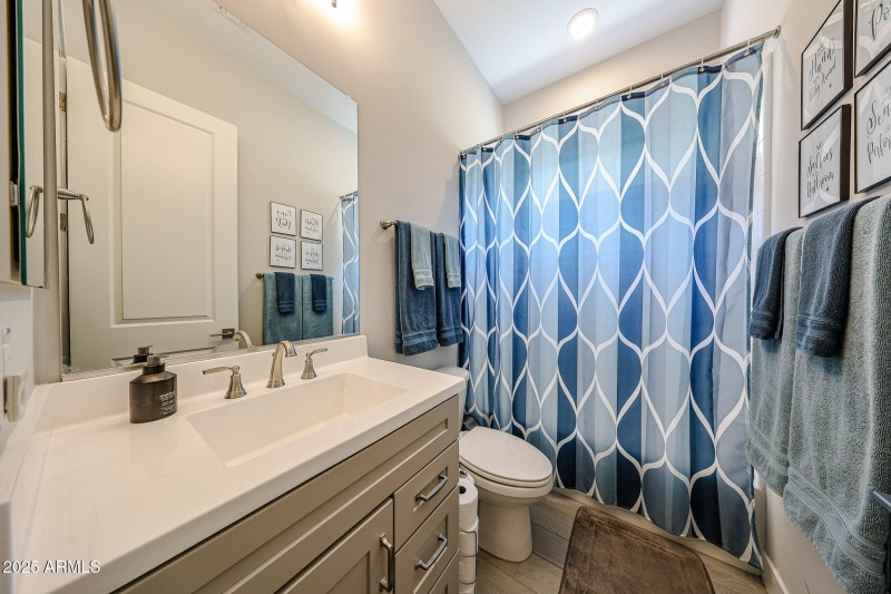 Hall bath between bedrooms 2 and 3