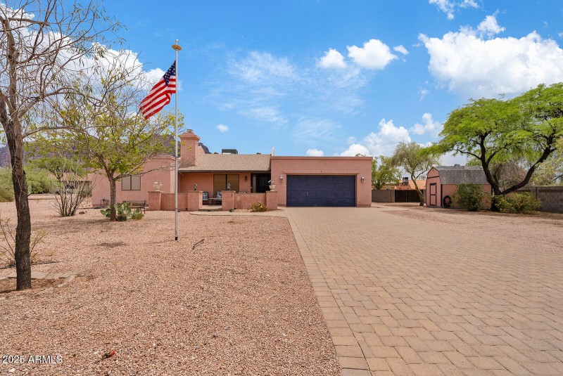 Attached 2 car garage