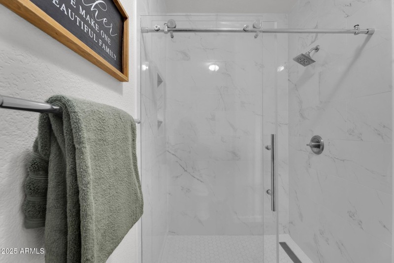 large-01981961-f545-724a-aa47-97dd015d19