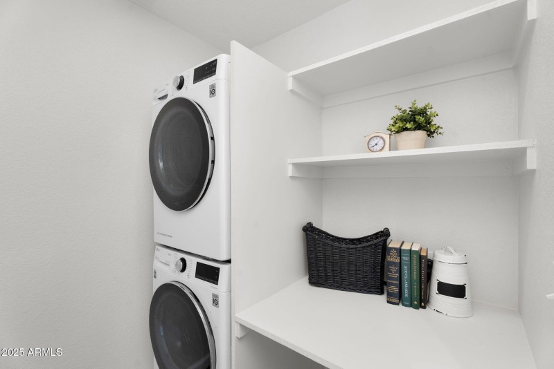 large-01981961-f974-72af-95d1-0e3c96ed71