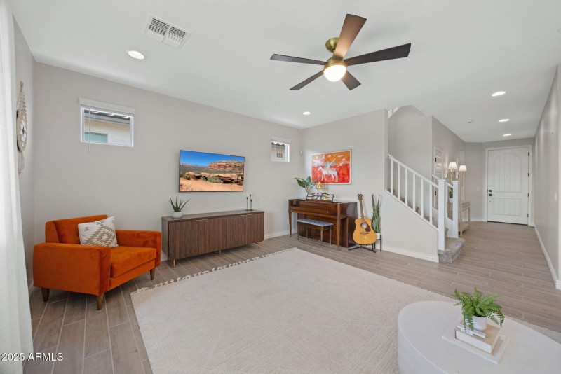 9-web-or-mls-11716-n-168th-dr