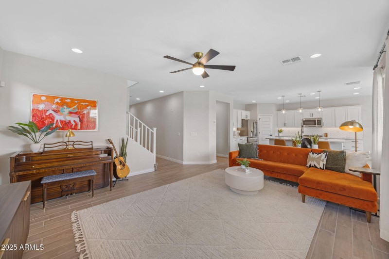 8-web-or-mls-11716-n-168th-dr